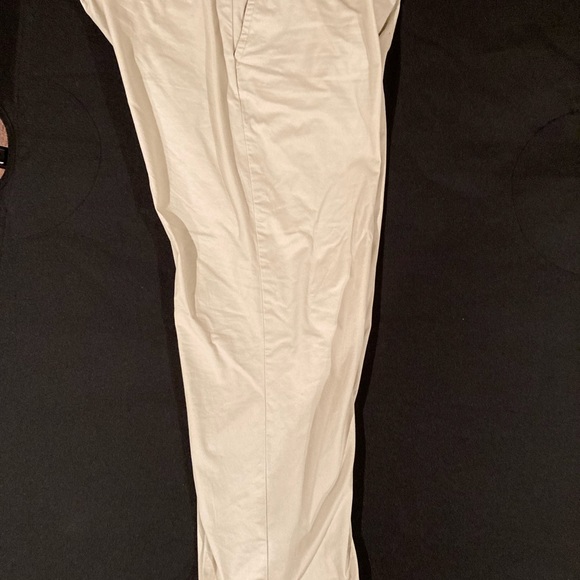 Tommy Hilfiger light khaki flat front pants 44x32 - Picture 2 of 3